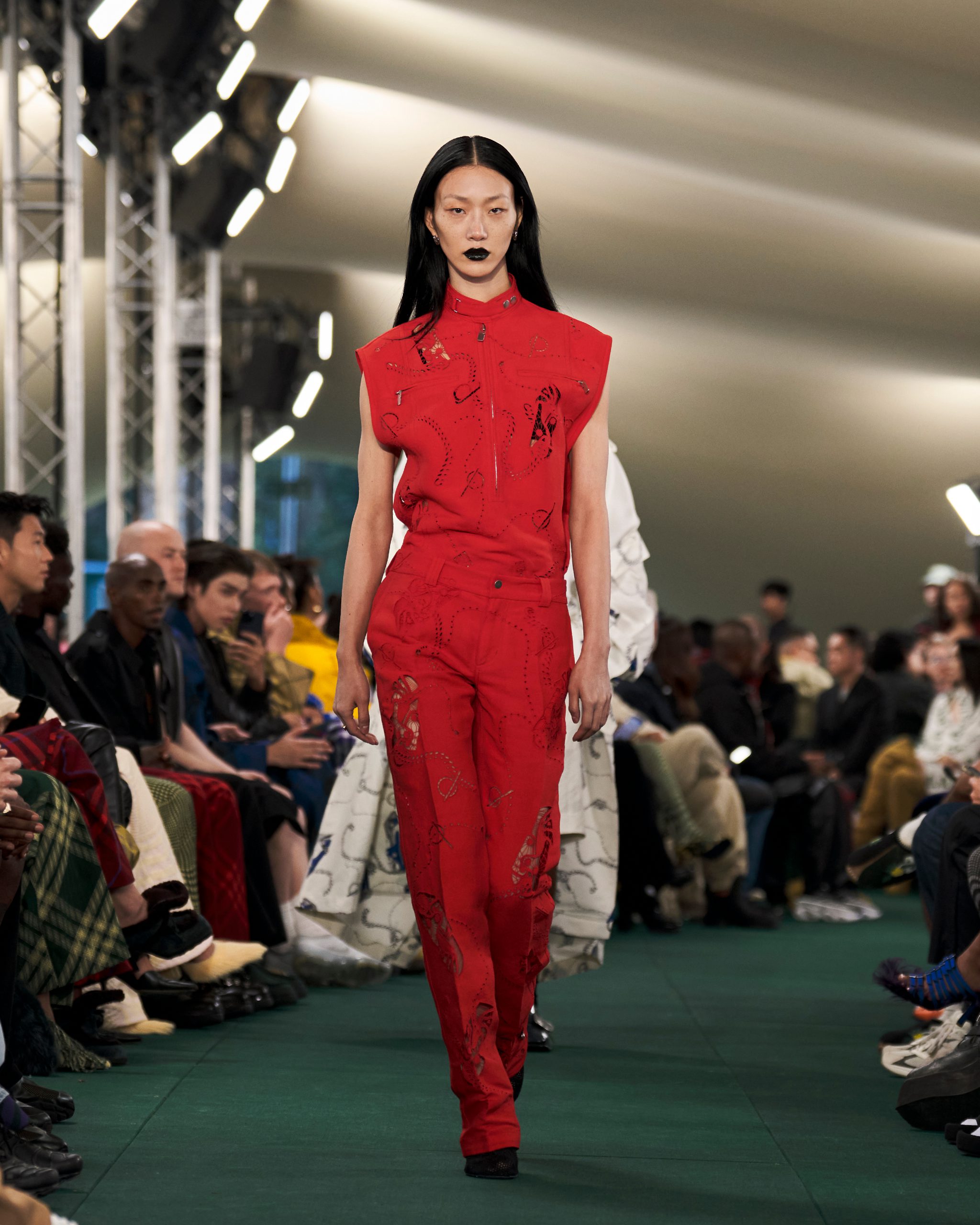 Burberry Summer 2024 Show DAFC   Burberry Summer 2024 Show Look 22 Scaled 